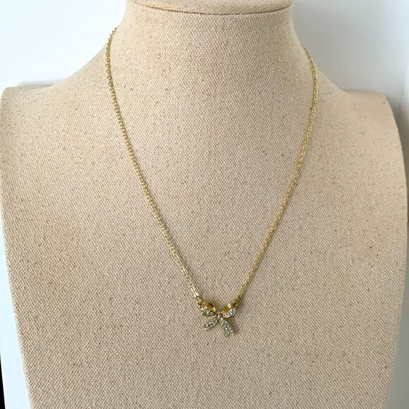 Gold-Plated Bow Pendant Necklace – Sculptural Unisex Design - Picture 6 of 11